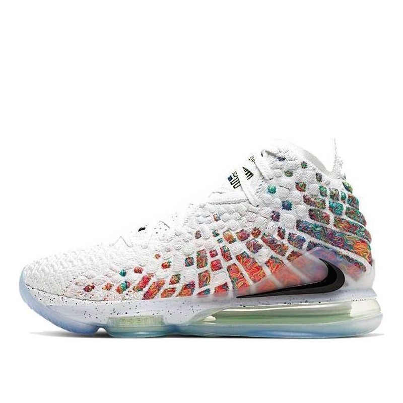 Nike LeBron 17 - Célébration de la Carrière de LeBron James